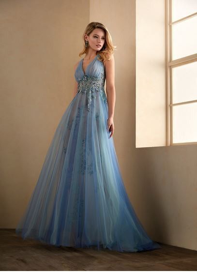4 vestidos hermosos en color AZUL para brillar en la boda 💙 - 3