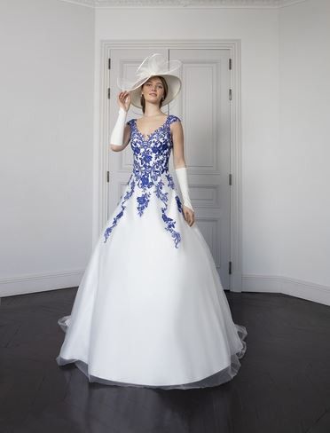 6 vestidos de novia con detalles em AZUL 💙 - 2