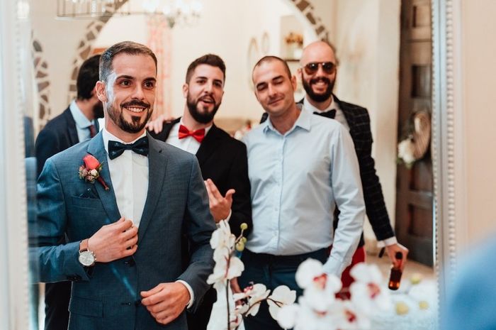 8 fotos con los amigos del novio 4