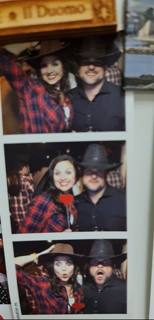 Melissa reta a la comunidad a subir la primera foto que se tomaron con su pareja. 2