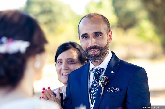 Ey novio, ¿vas a llevar pañuelo a conjunto? 🤵 1