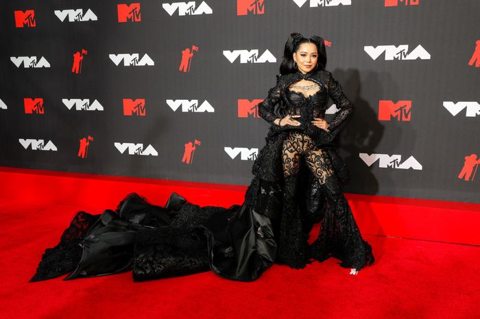 Los vestidos (¿para invitadas?) en los MTV VMAS 2021 - 1