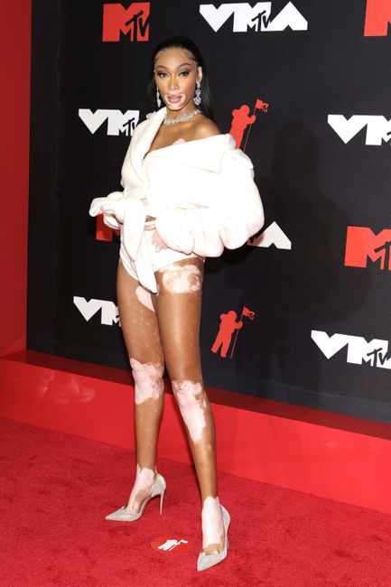 Los vestidos (¿para invitadas?) en los MTV VMAS 2021 - 14