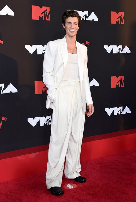Los trajes en los MTV VMAS 2021 - 2