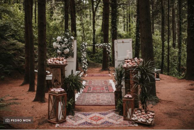 Decorar la ceremonia en un bosque 2