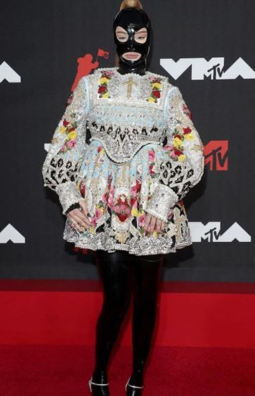 Los vestidos (¿para invitadas?) en los MTV VMAS 2021 9