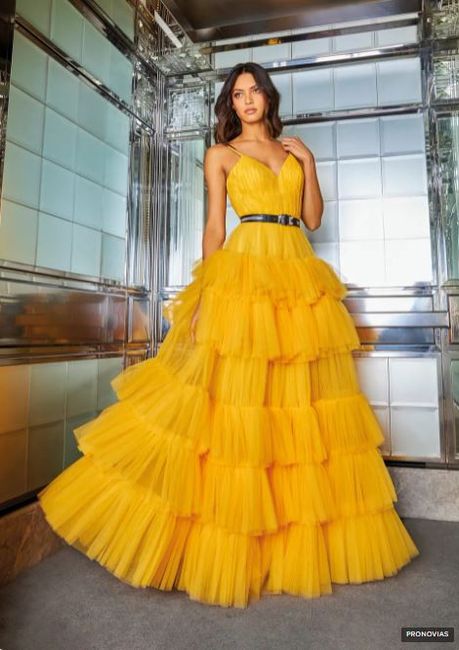 8 Vestidos para invitadas inspirados en los colores Pantone 5