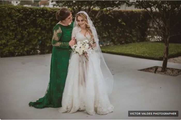¿Vas a definir el color del vestido de las mamás? 1