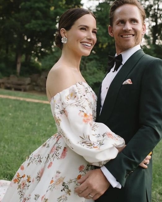 Sophia Bush, la actriz de One Tree Hill, y sus dos vestidos de novia en la vida real ❣️ 3