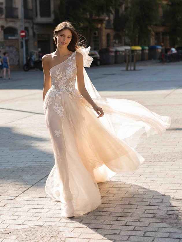 7) Vestido de novias Muse by Berta, colección 2019