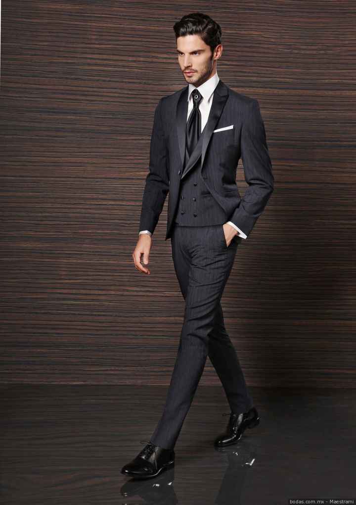 2) Say YES to the Dress – Traje clásico 