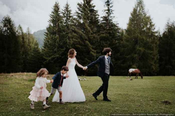 C) Crea tu álbum de fotos de boda, los niños