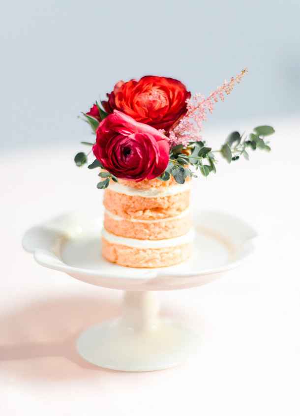 1) 7 mini pasteles para la mesa dulce