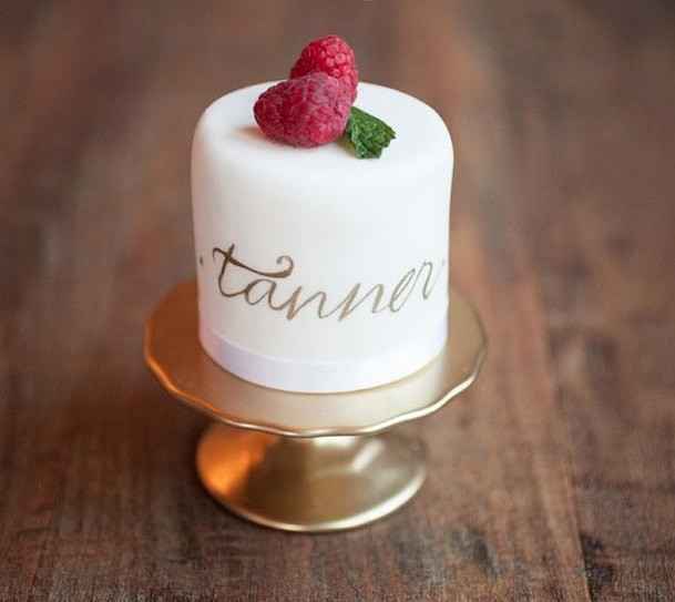 6) 7 mini pasteles para la mesa dulce