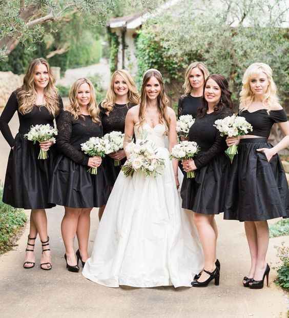 A) damas de negro