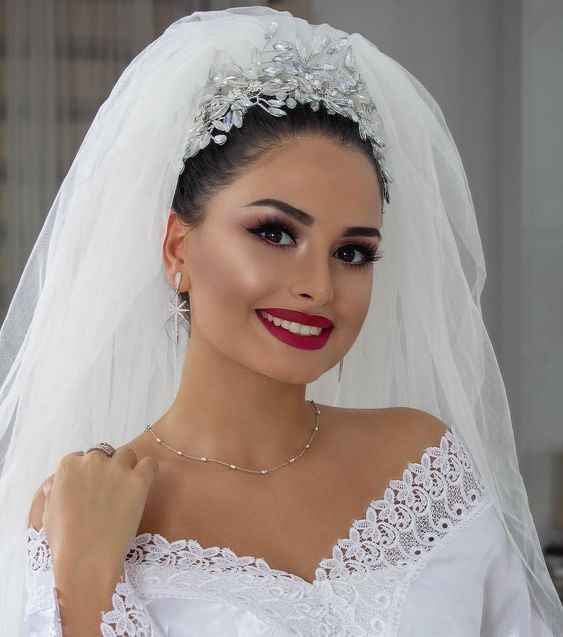 Novias de labial rojo
