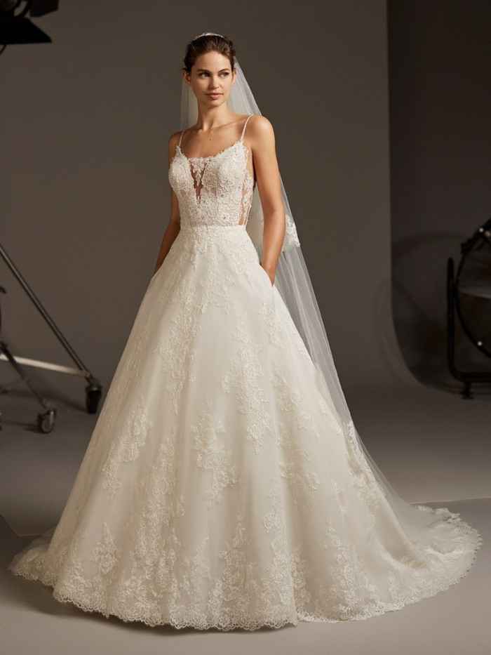 A) Vestido de novia con bolsillo