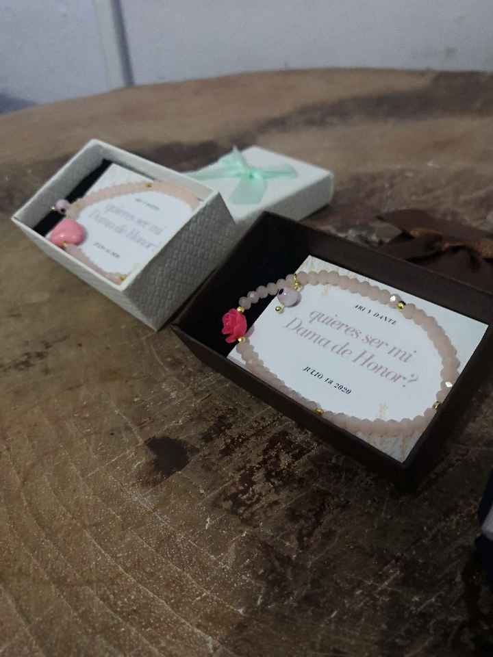 Detalle para mis damas de honor - 1