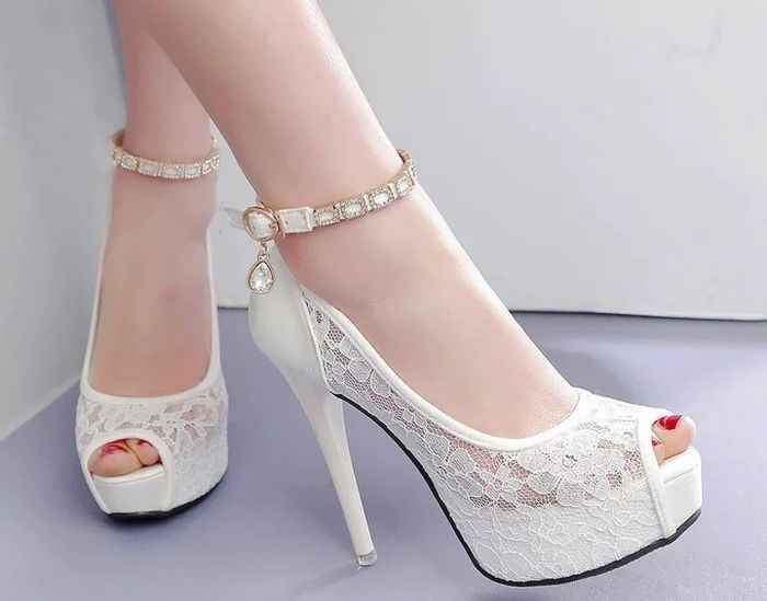B) Zapatos de Reyna