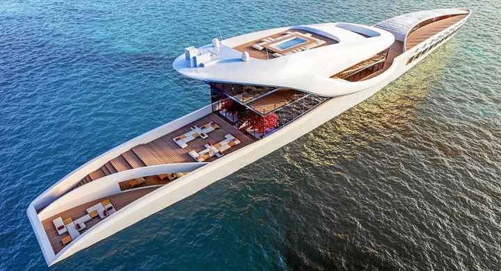 B) En ESTE yate