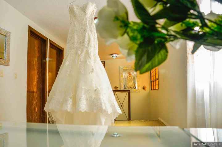 B) vestido de novia