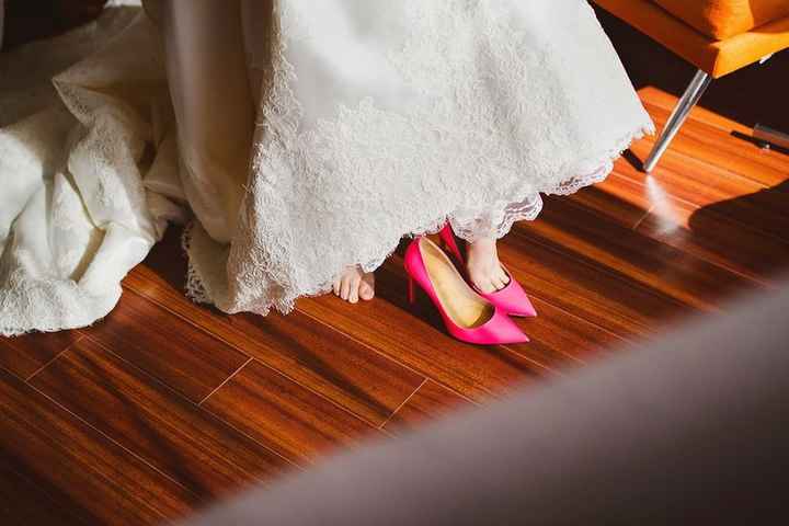 2)  foto novia zapato
