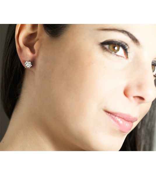 Me gustan los aretes pequenitos