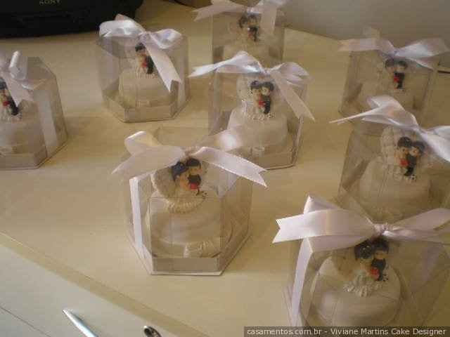 A) Mini pasteles de boda