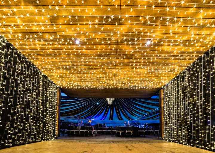 decortacion con luces de navidad para la boda Foto Ambar Iluminacion
