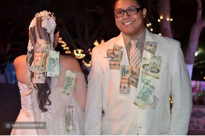 foto pareja dinero sodi fotografia