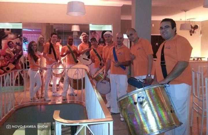 ¡V de Viernes de Carnaval, parejas!🎊🎉 - 1