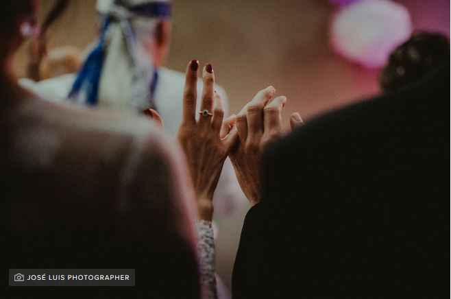 Consejo de la abuelita: ¡Hasta que la muerte los separe, pase lo que pase! 👵 - 1