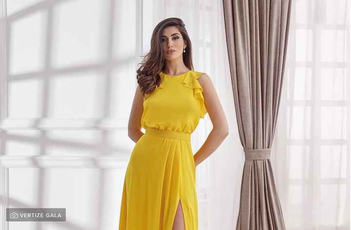 Amarillo vs Floral, ¿cuál seria tu vestido de invitada? - 1