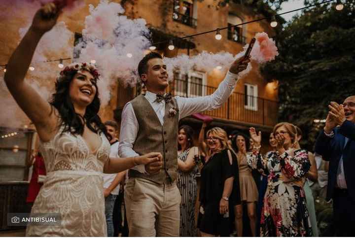 Bengalas de humo…¡a llenar la boda de color! - 2