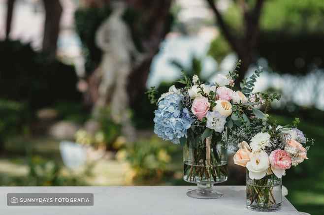 Flores + cristal = hermosos centros de mesa - 2