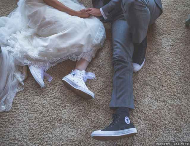 Novia y novio con tenis. ¿Te gusta? - 1