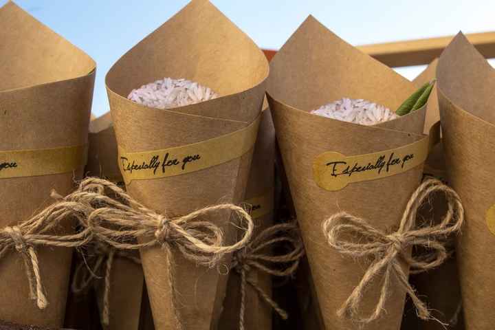 Conos de papel Kraft para… - 1