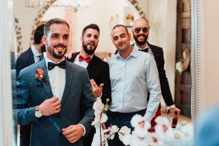 8 fotos con los amigos del novio - 4
