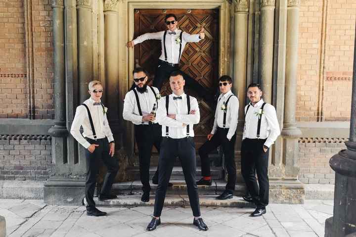 8 fotos con los amigos del novio - 7