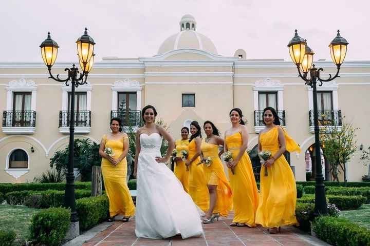 Cubrebocas a juego para las damas de honor, ¿qué tal esta idea? - 1