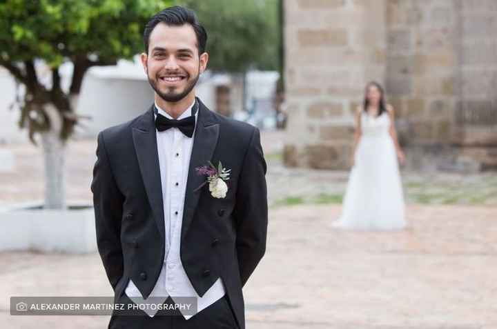 Escoge un emoji para este traje de novio - 1