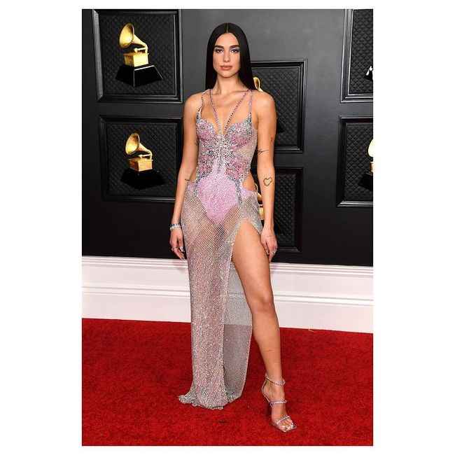 Tenemos los mejores looks de los Grammy 2021: ¡vota por tu favorito! - 1