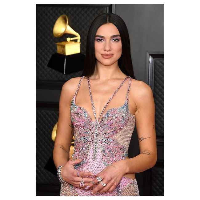 Tenemos los mejores looks de los Grammy 2021: ¡vota por tu favorito! - 2