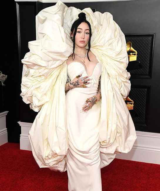 Tenemos los mejores looks de los Grammy 2021: ¡vota por tu favorito! - 13