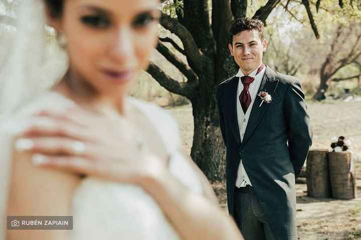 #12 Encuentra el traje del novio - 1