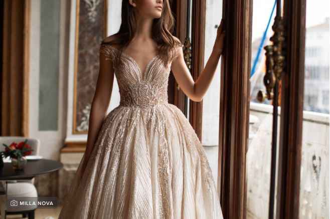 ¿Te atreverías a llevar un vestido/ traje de color? - 1