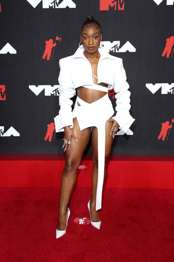 Los vestidos (¿para invitadas?) en los MTV VMAS 2021 - 10