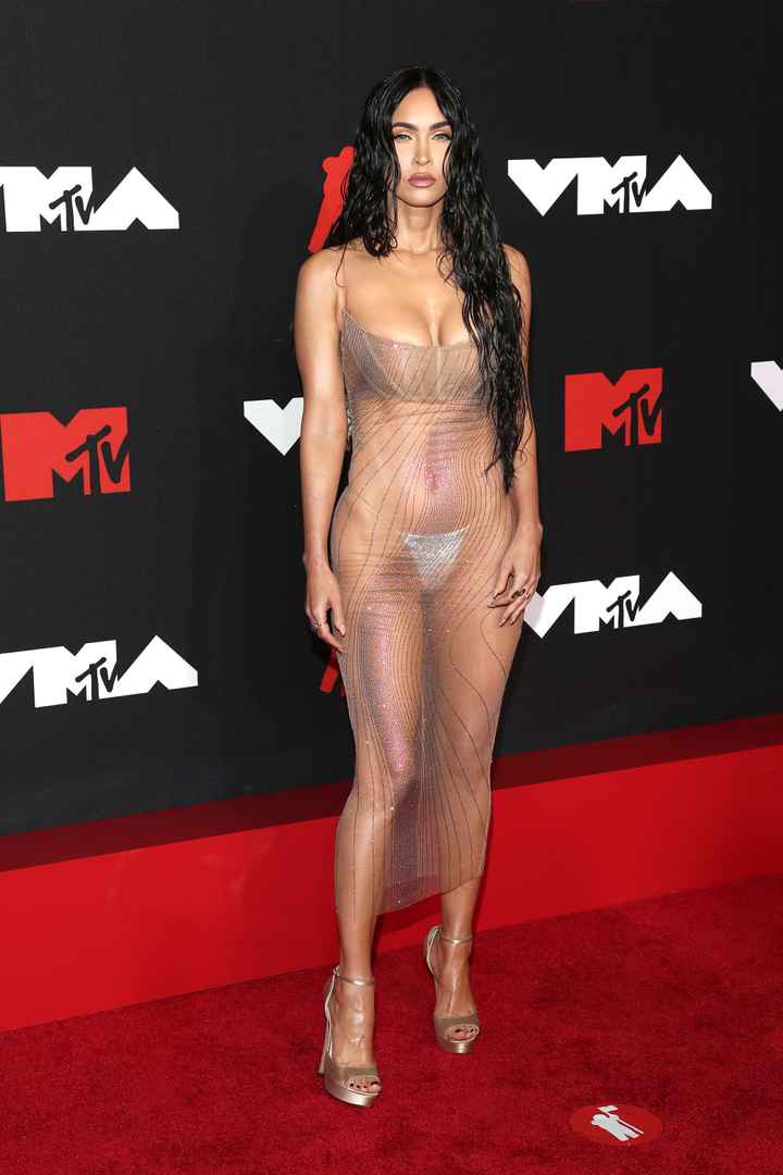 Los vestidos (¿para invitadas?) en los MTV VMAS 2021 - 19