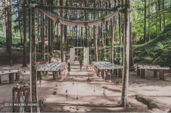 Decorar la ceremonia en un bosque - 3