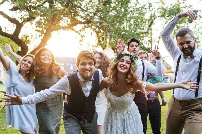 Descubre las 7 diferencias y gana un REGALO DE BODA🎁 - 1